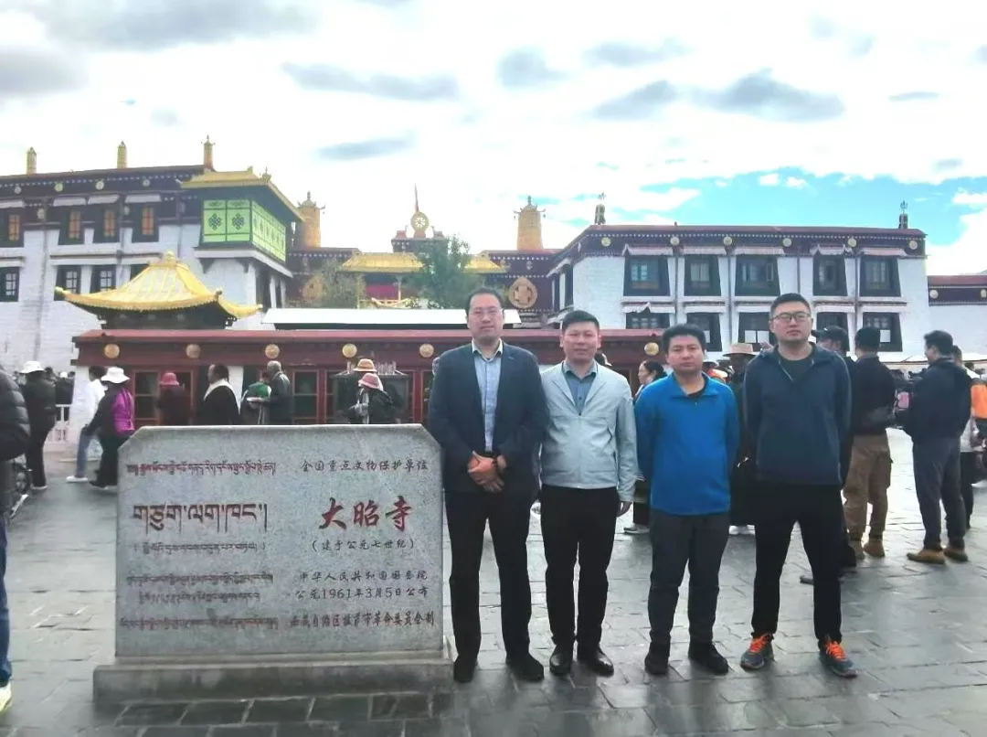 百靈科技參觀大昭寺：汲千年建寺智慧，促企業(yè)轉(zhuǎn)型發(fā)展